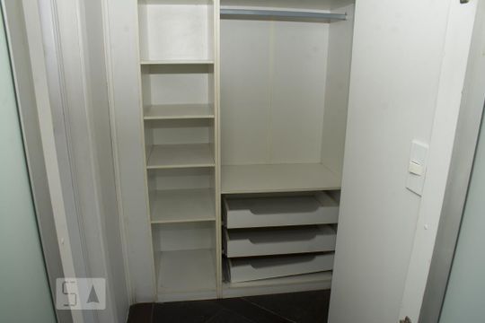 Closet de apartamento à venda com 3 quartos, 154m² em Jardim Guanabara, Rio de Janeiro