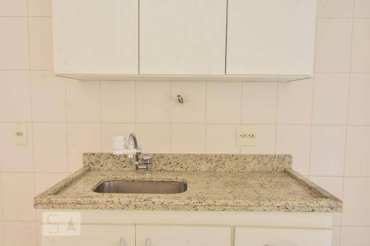 Cozinha de apartamento para alugar com 2 quartos, 65m² em Santo Amaro, São Paulo