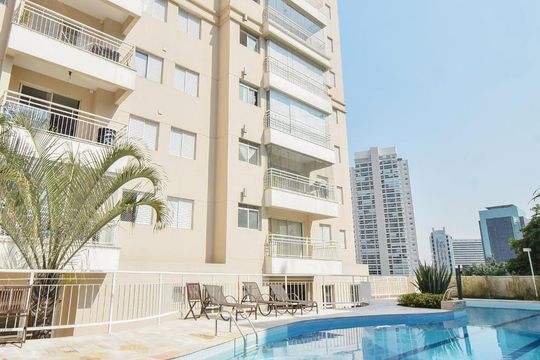 Piscina de apartamento para alugar com 2 quartos, 65m² em Santo Amaro, São Paulo
