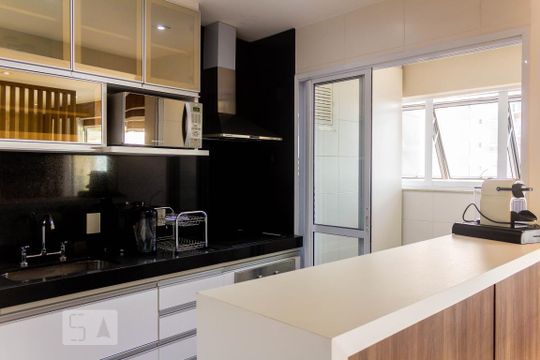 Cozinha de apartamento à venda com 1 quarto, 55m² em Vila Gertrudes, São Paulo