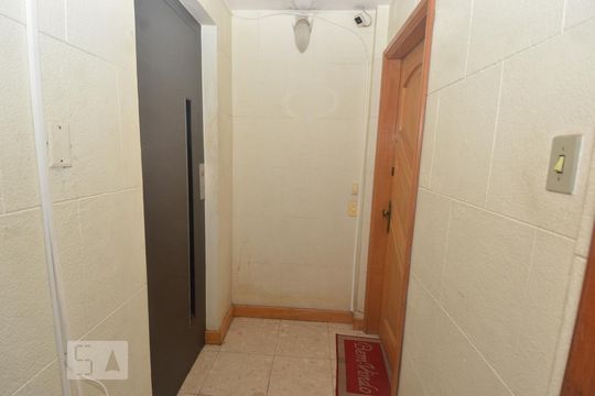 Hall de apartamento à venda com 4 quartos, 200m² em Copacabana, Rio de Janeiro