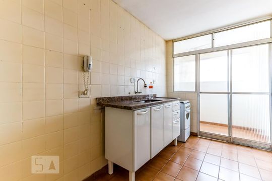 Cozinha de apartamento à venda com 2 quartos, 56m² em Jardim Peri, São Paulo