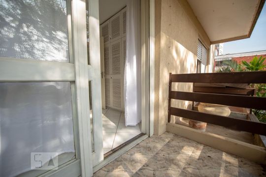 Sacada de apartamento para alugar com 2 quartos, 63m² em Menino Deus, Porto Alegre