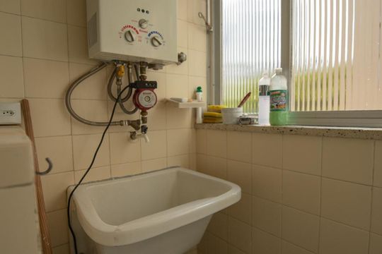 Cozinha/ Área de Serviço de apartamento para alugar com 2 quartos, 63m² em Menino Deus, Porto Alegre