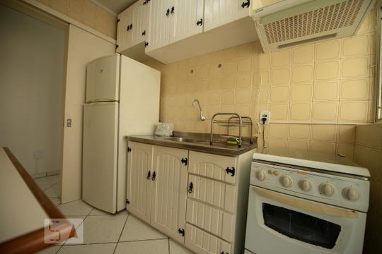 Cozinha/ Área de Serviço de apartamento para alugar com 2 quartos, 63m² em Menino Deus, Porto Alegre