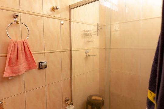 Banheiro Suíte 1 de casa para alugar com 4 quartos, 620m² em Alto da Boa Vista, Ribeirão Preto