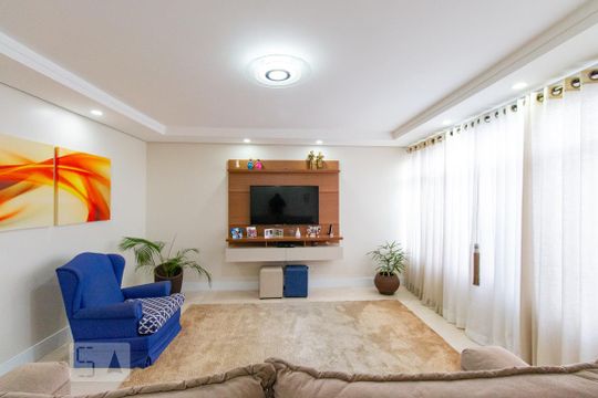 Sala 1 de casa para alugar com 4 quartos, 500m² em Jardim de Lorenzo, São Paulo