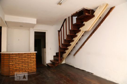 Casa à venda com 3 quartos, 132m² em Parque Santos Dumont, Taboão da Serra