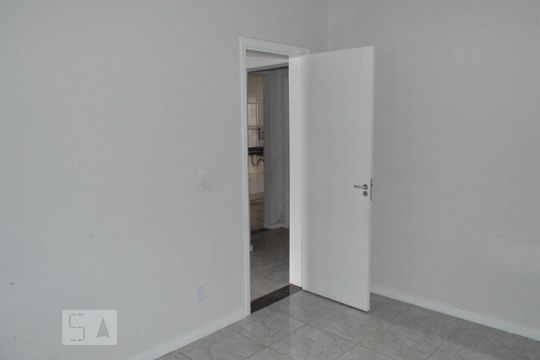 Quarto 1 de casa para alugar com 2 quartos, 200m² em Piratininga, Niterói