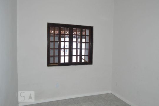 Quarto 1 de casa para alugar com 2 quartos, 200m² em Piratininga, Niterói