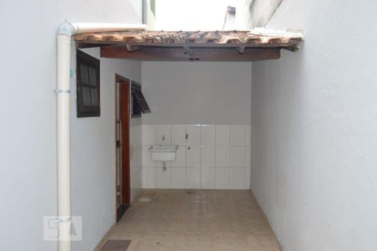 Área de Serviço de casa para alugar com 2 quartos, 200m² em Piratininga, Niterói
