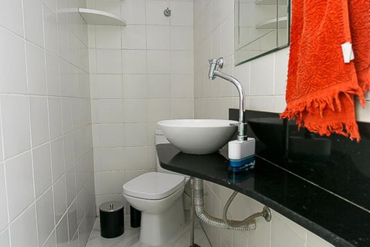 Lavabo de apartamento para alugar com 2 quartos, 95m² em Jardim Londrina, São Paulo