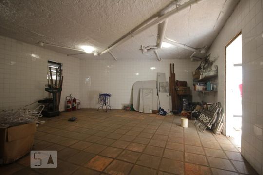Garagem de casa à venda com 4 quartos, 380m² em Vila Inah, São Paulo