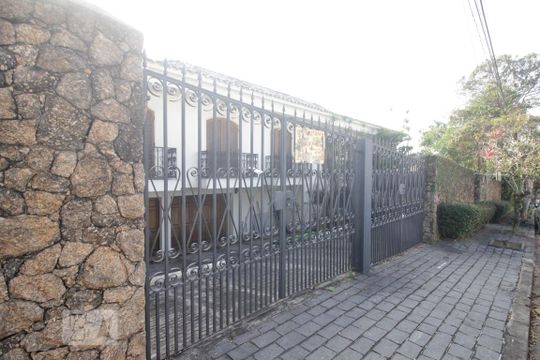 Fachada de casa à venda com 4 quartos, 380m² em Vila Inah, São Paulo