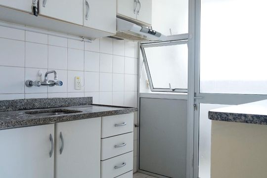 Cozinha de apartamento à venda com 2 quartos, 73m² em Jardim do Salso, Porto Alegre