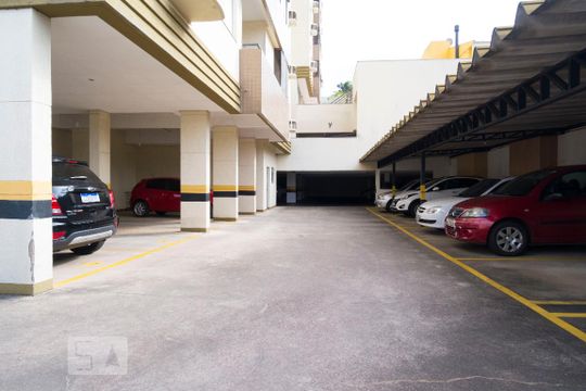 Garagem de apartamento à venda com 2 quartos, 73m² em Jardim do Salso, Porto Alegre