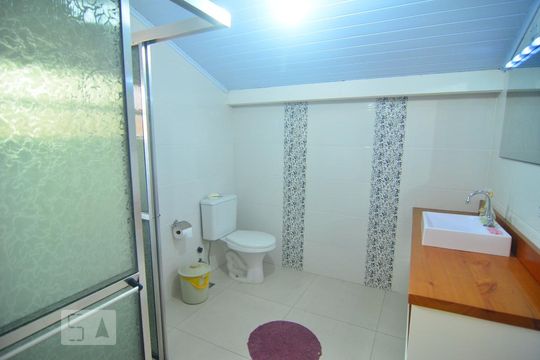 Banheiro Suíte 2 de casa para alugar com 5 quartos, 257m² em Nossa Senhora das Graças, Canoas