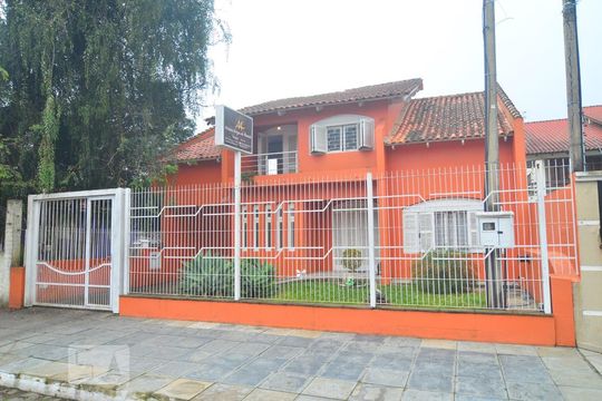 Fachada de casa para alugar com 5 quartos, 257m² em Nossa Senhora das Graças, Canoas