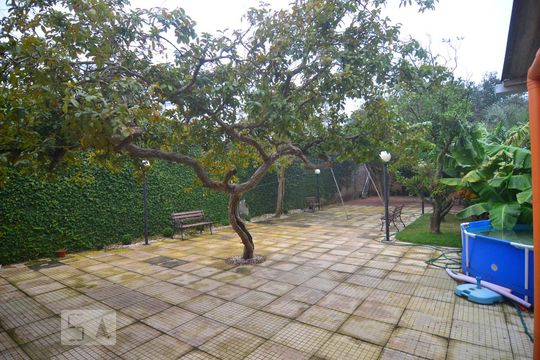 Pátio fundos de casa para alugar com 5 quartos, 257m² em Nossa Senhora das Graças, Canoas