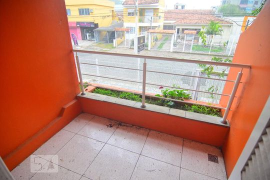 Sacada de casa para alugar com 5 quartos, 257m² em Nossa Senhora das Graças, Canoas