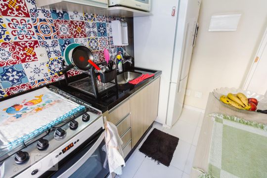 Cozinha de apartamento à venda com 2 quartos, 43m² em Água Branca, São Paulo