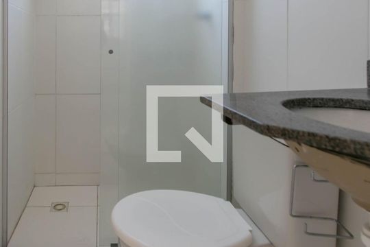 Banheiro de apartamento para alugar com 2 quartos, 48m² em São João Batista (venda Nova), Belo Horizonte