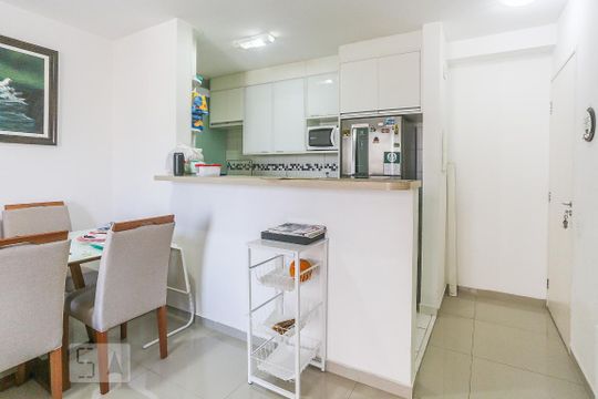 Cozinha de apartamento à venda com 3 quartos, 70m² em Vila Nova Alba, São Paulo