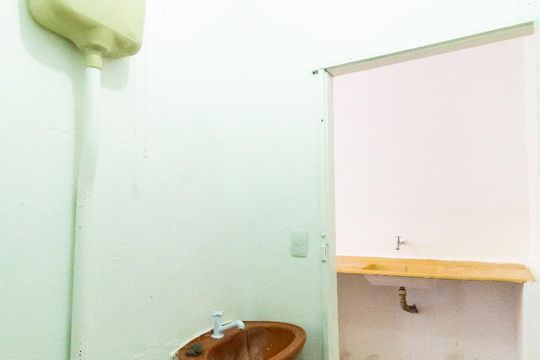 Banheiro de kitnet/studio à venda com 1 quarto, 80m² em Burgo Paulista, São Paulo