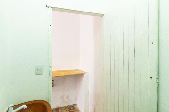 Banheiro de kitnet/studio à venda com 1 quarto, 80m² em Burgo Paulista, São Paulo