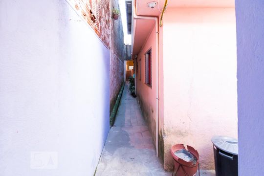 Corredor de kitnet/studio à venda com 1 quarto, 80m² em Burgo Paulista, São Paulo