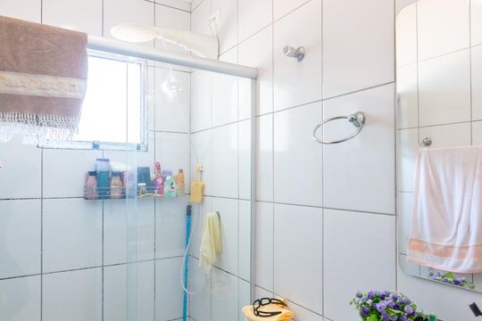 Banheiro de apartamento à venda com 2 quartos, 67m² em Vila Metalúrgica, Santo André
