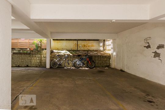 Garagem de apartamento à venda com 2 quartos, 140m² em Auxiliadora, Porto Alegre