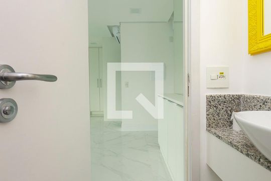 Lavabo de kitnet/studio para alugar com 0 quarto, 43m² em Campo Belo, São Paulo
