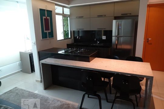 Cozinha de apartamento para alugar com 1 quarto, 43m² em Centro, Belo Horizonte