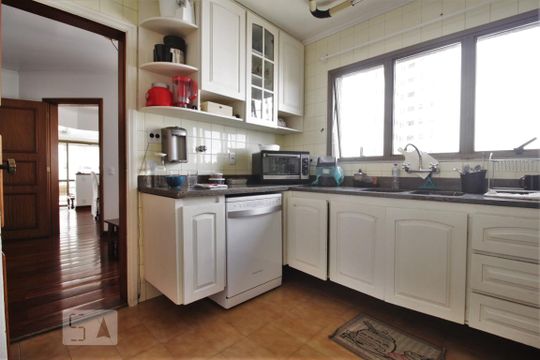 Cozinha de apartamento para alugar com 4 quartos, 306m² em Vila Morumbi, São Paulo