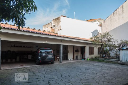 Garagem de casa à venda com 4 quartos, 340m² em Vila Ipiranga, Porto Alegre