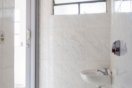 Banheiro de casa para alugar com 1 quarto, 50m² em Vila Moinho Velho, São Paulo