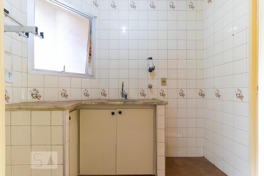 Cozinha de apartamento para alugar com 1 quarto, 53m² em Centro, Campinas