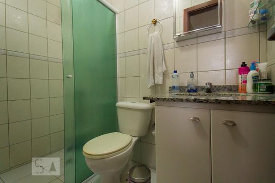 Banheiro de casa de condomínio à venda com 3 quartos, 137m² em Bosque da Saúde, São Paulo