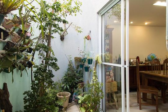Quintal de casa de condomínio à venda com 3 quartos, 137m² em Bosque da Saúde, São Paulo