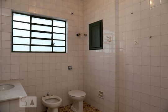 Banheiro de casa para alugar com 4 quartos, 252m² em Vila Progredior, São Paulo