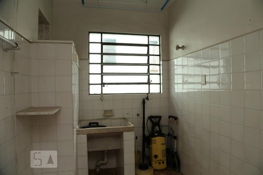 Área de Serviço de casa para alugar com 4 quartos, 252m² em Vila Progredior, São Paulo