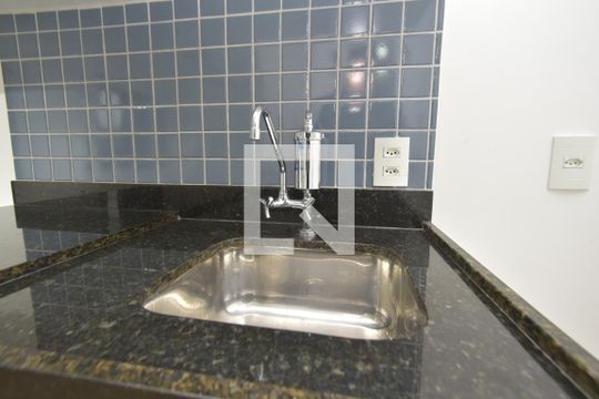Cozinha de kitnet/studio à venda com 1 quarto, 26m² em Centro, São Paulo