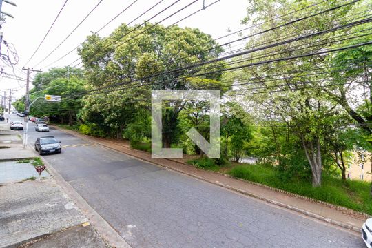 Vista da Rua de casa para alugar com 3 quartos, 300m² em Conjunto Residencial José Bonifácio, São Paulo