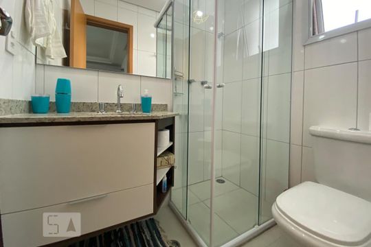 Banheiro de kitnet/studio para alugar com 1 quarto, 52m² em  Parque Campolim, Sorocaba