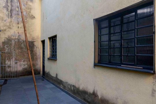 Área Externa de casa à venda com 3 quartos, 350m² em Vila Carmosina, São Paulo