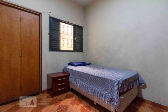Suite 1 de casa à venda com 3 quartos, 350m² em Vila Carmosina, São Paulo