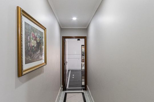Corredor de casa para alugar com 4 quartos, 350m² em Vila Carrão, São Paulo