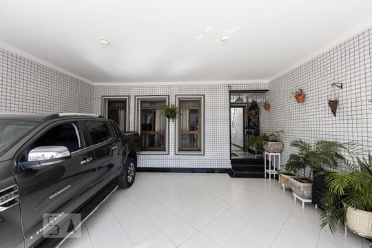 Garagem de casa para alugar com 4 quartos, 350m² em Vila Carrão, São Paulo