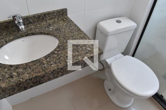 Banheiro de apartamento à venda com 1 quarto, 35m² em Portão, Curitiba